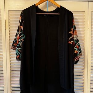 Black Short Kimono Duster Abstract Embroidered Sleeves